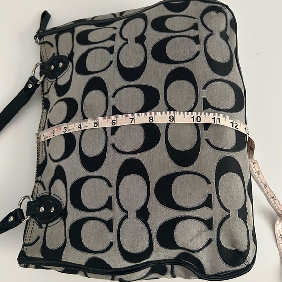 Coach Shoulder Handbag - Picture 6 of 9